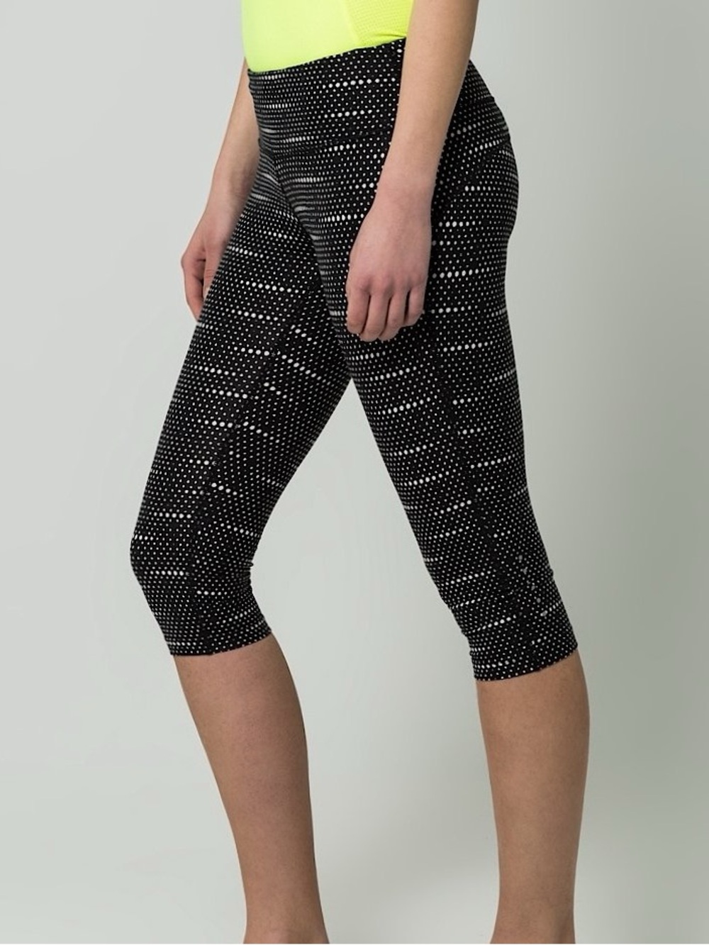 Nike Polka dot dri-fit cropped capri workout performance leggings black white XL